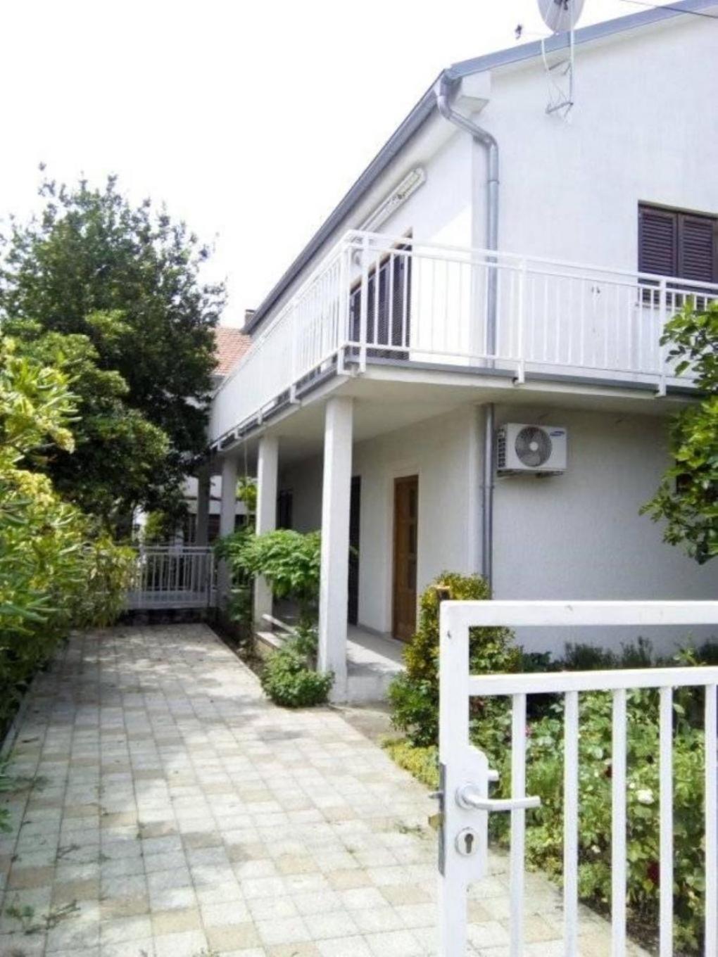Apartments Vale - 450M To The Beach Водице Екстер'єр фото