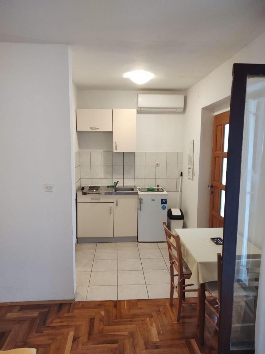 Apartments Vale - 450M To The Beach Водице Екстер'єр фото